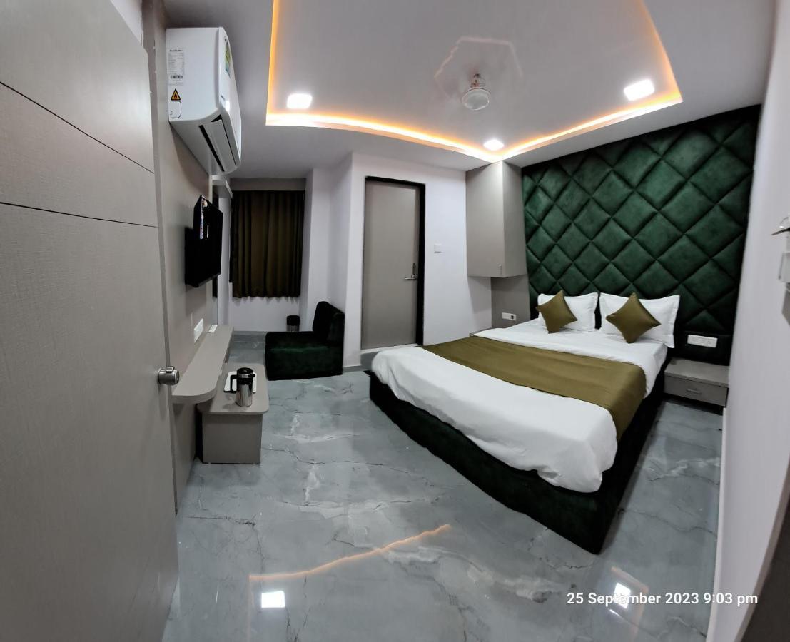 Hotel Kingdom Gandhinagar Eksteriør bilde
