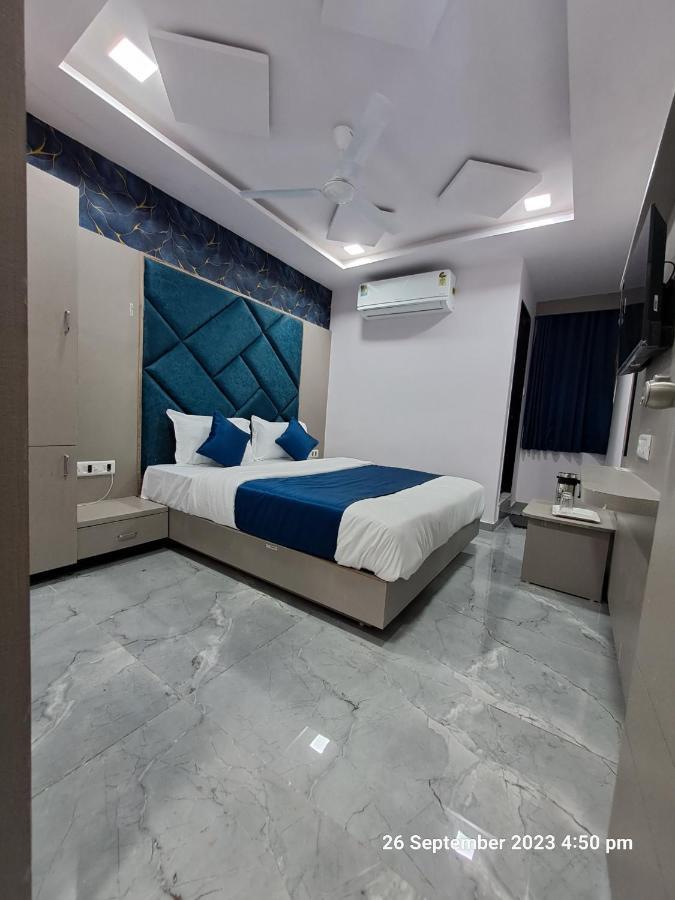 Hotel Kingdom Gandhinagar Eksteriør bilde