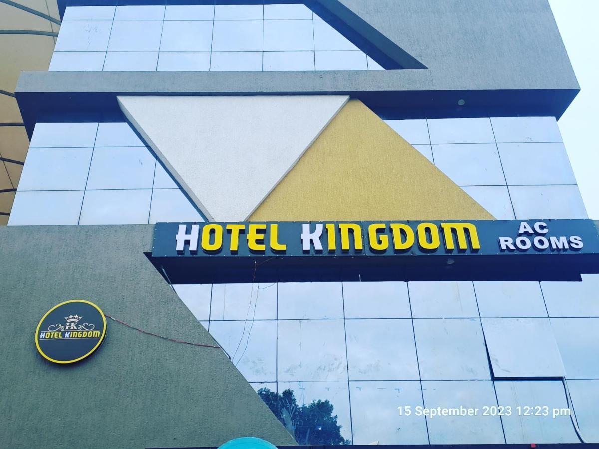 Hotel Kingdom Gandhinagar Eksteriør bilde